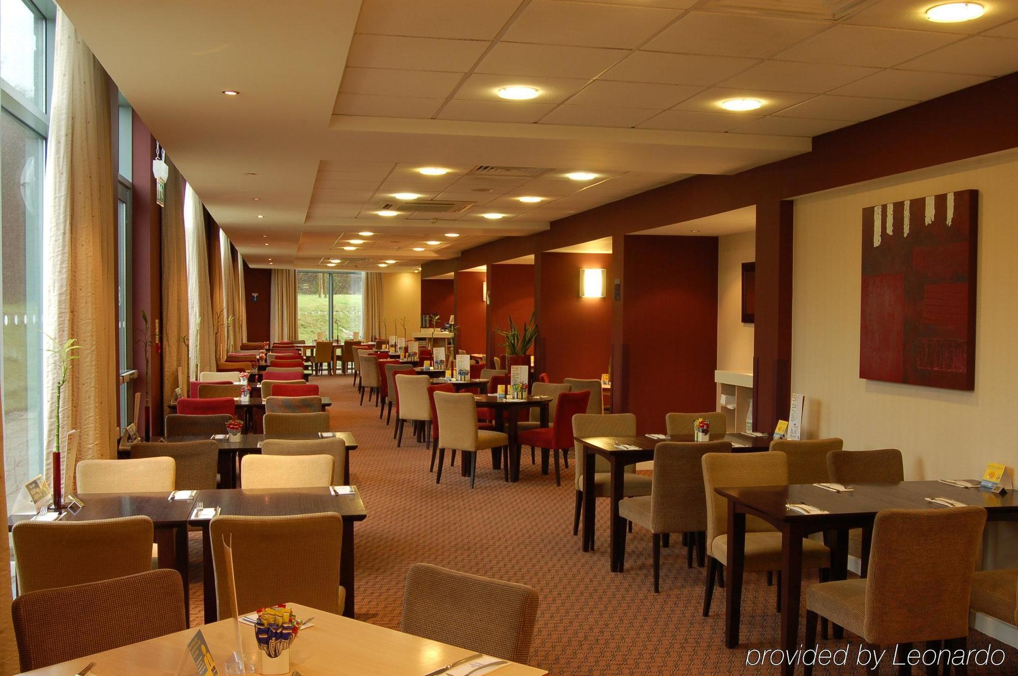 Holiday Inn Express London Stansted Airport, An Ihg Hotel Stansted Mountfitchet Restaurace fotografie